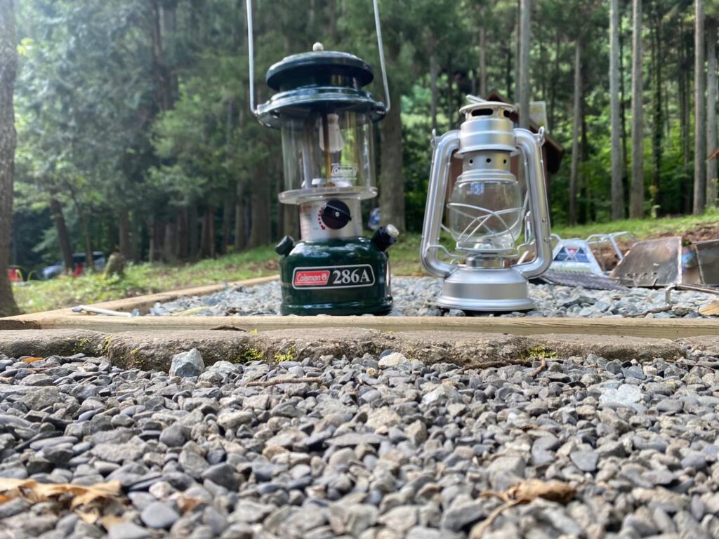 286Aとオイルランタンの画像