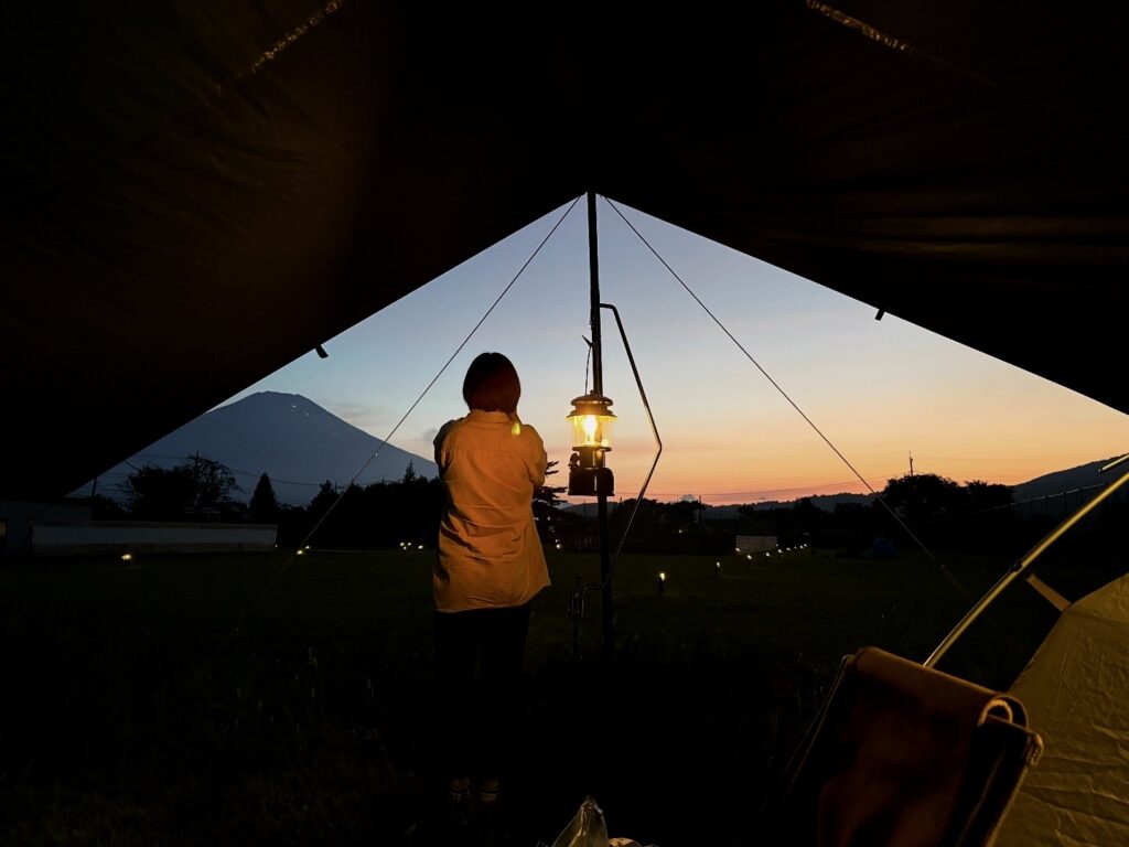コールマンガソリンランタン286Aと夕焼け
