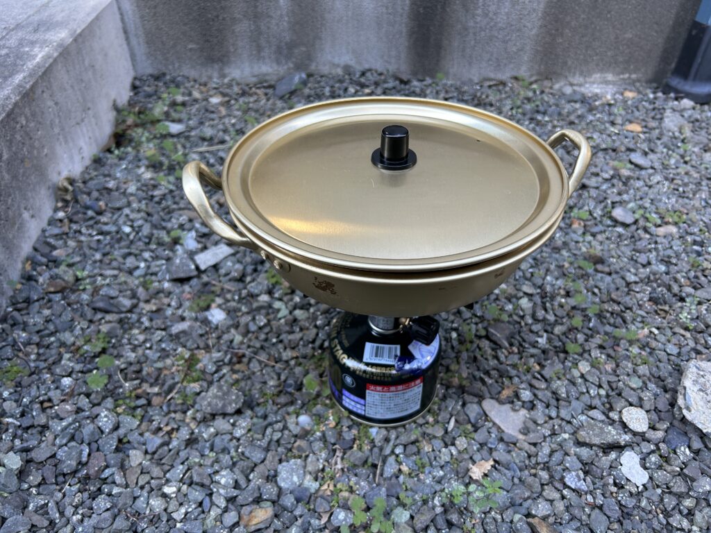 蓋をして火をかける画像